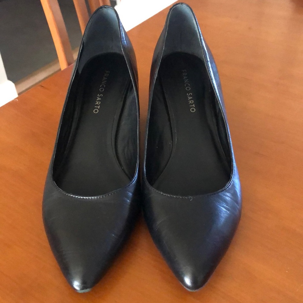 Black wedge heels